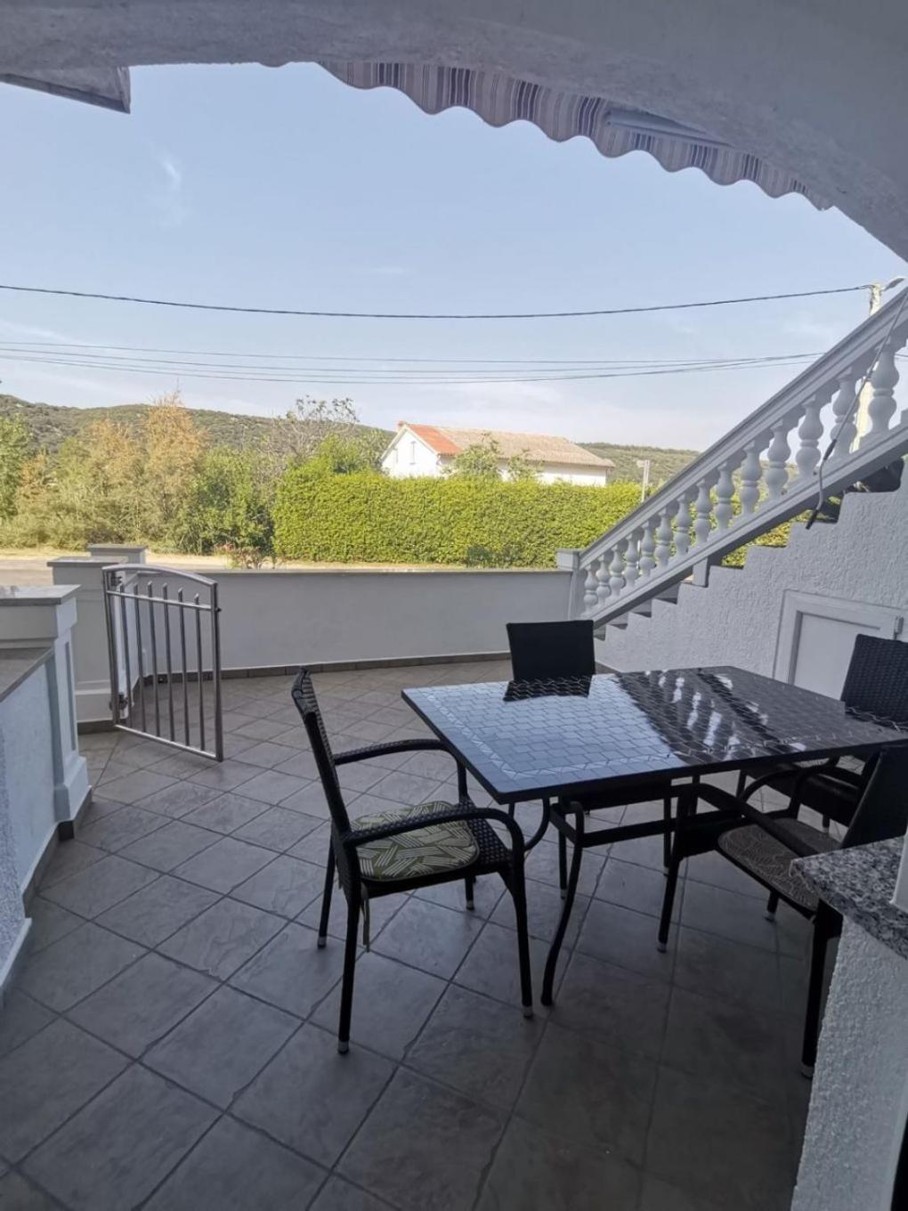 Apartments Mig - With Beautiful Garden Supetarska Draga Luaran gambar