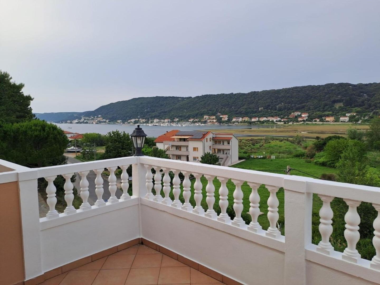 Apartments Mig - With Beautiful Garden Supetarska Draga Luaran gambar