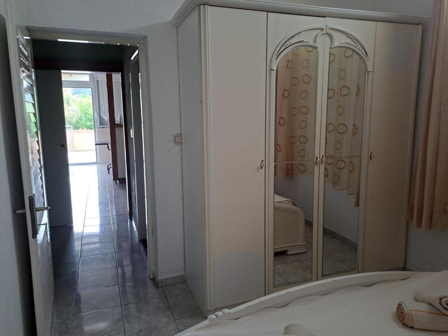 Apartments Mig - With Beautiful Garden Supetarska Draga Luaran gambar